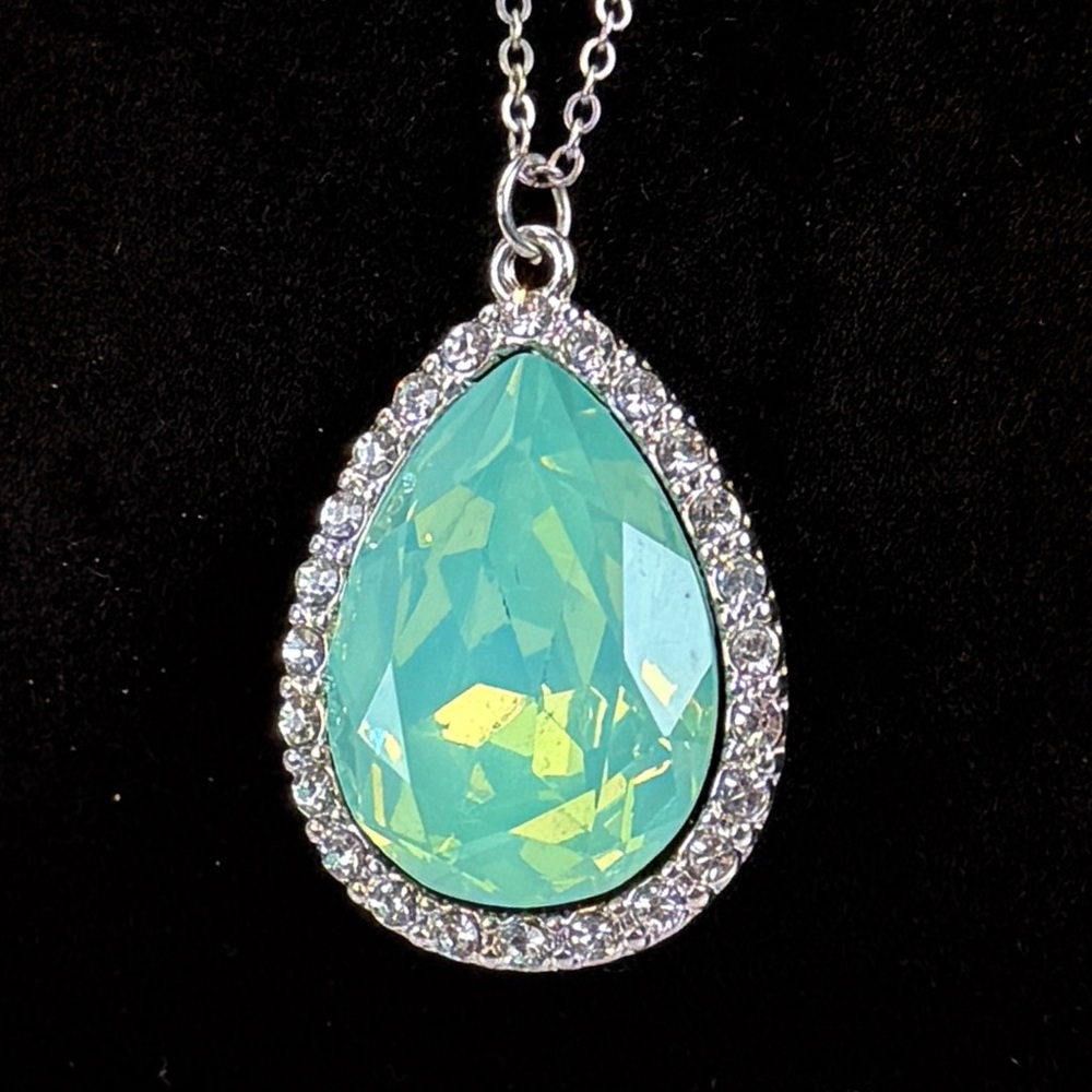 Vintage aged Silvertone light green bling weighted pendant necklace